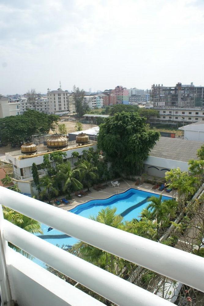 Royal Twins Palace Hotel Pattaya Luaran gambar