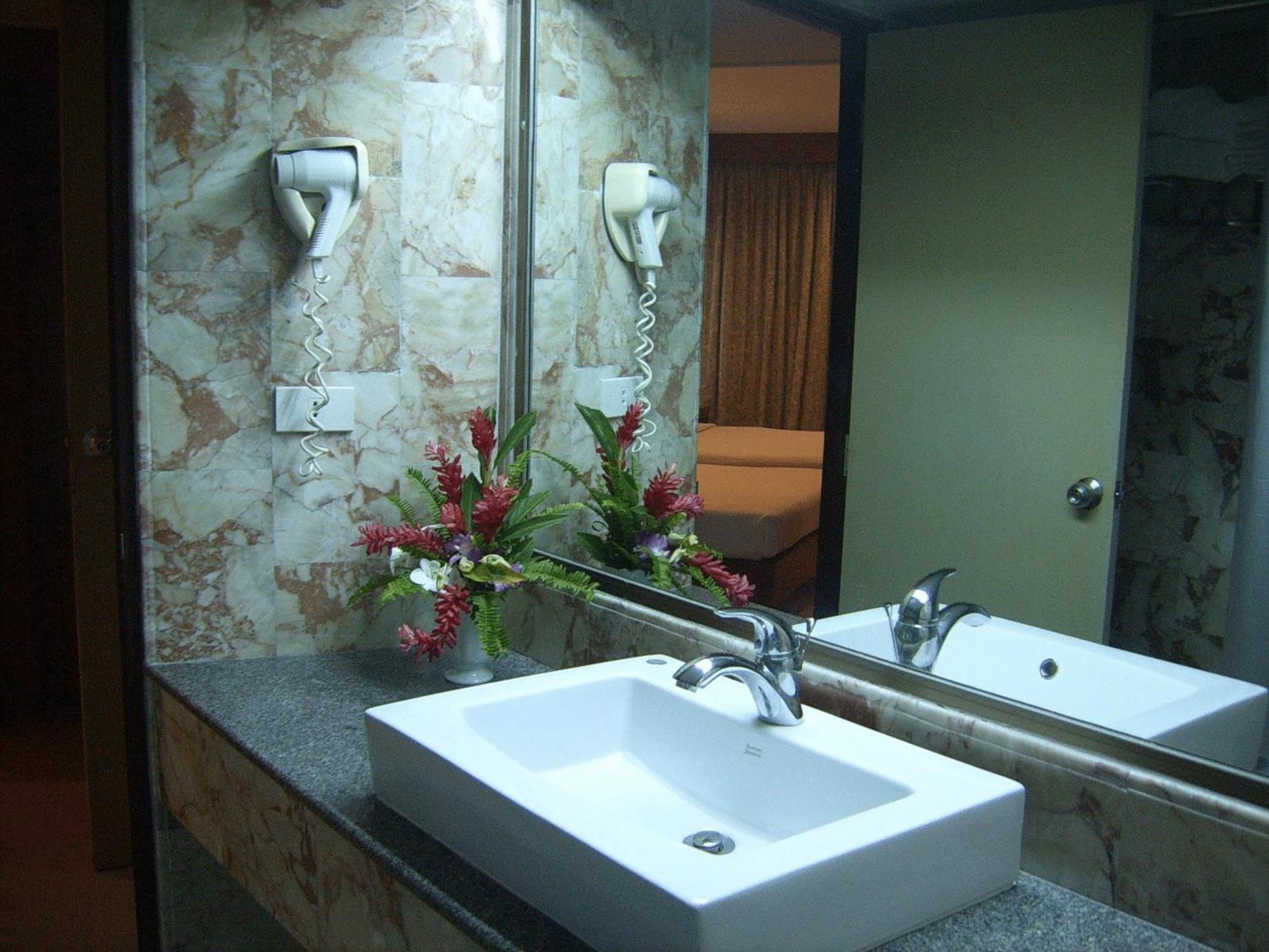 Royal Twins Palace Hotel Pattaya Luaran gambar