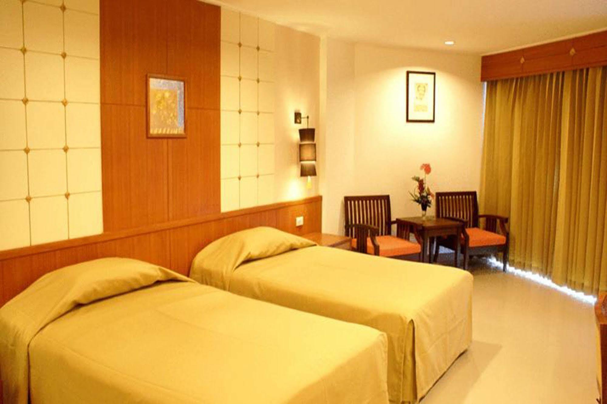 Royal Twins Palace Hotel Pattaya Luaran gambar