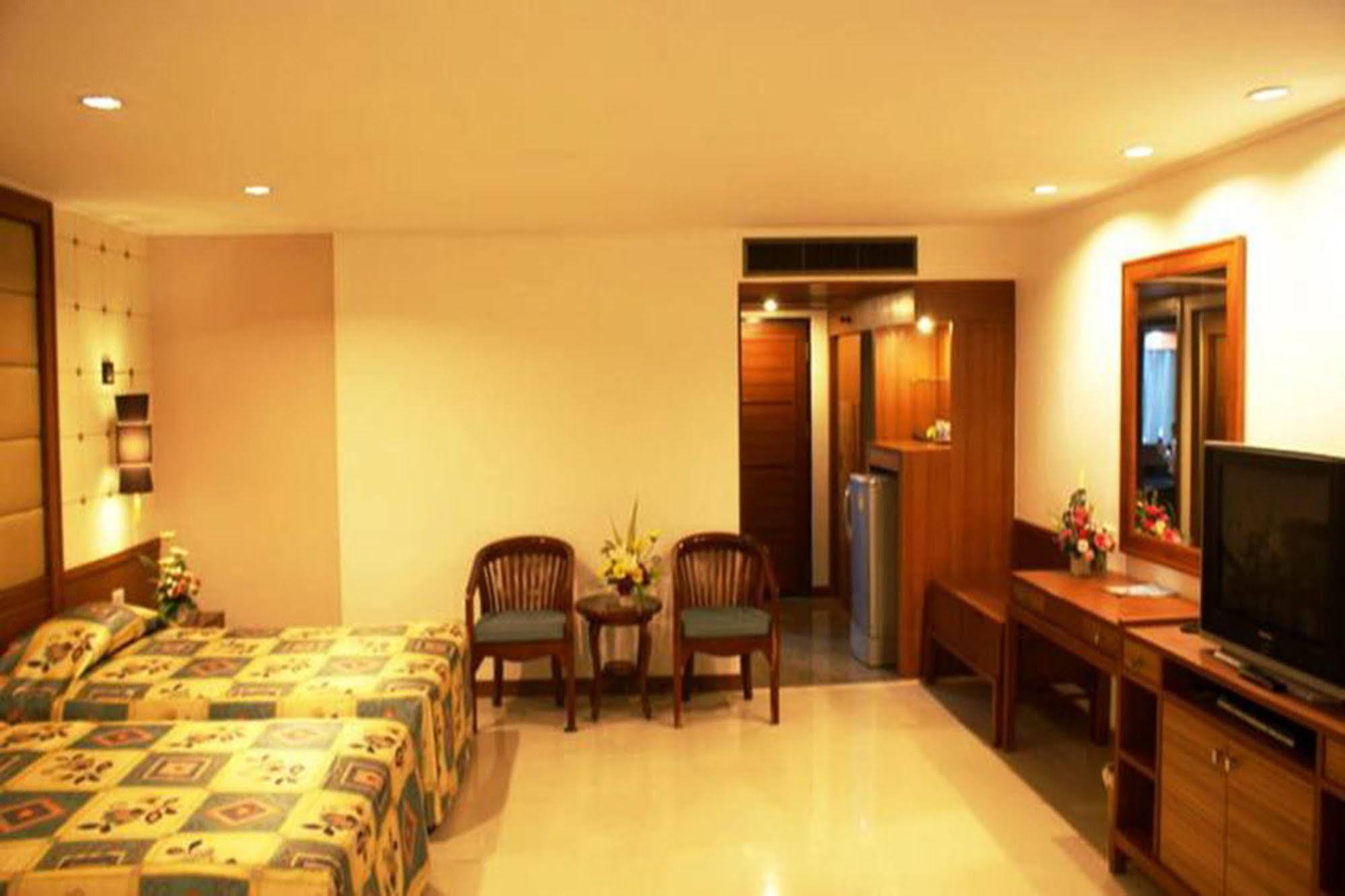 Royal Twins Palace Hotel Pattaya Luaran gambar