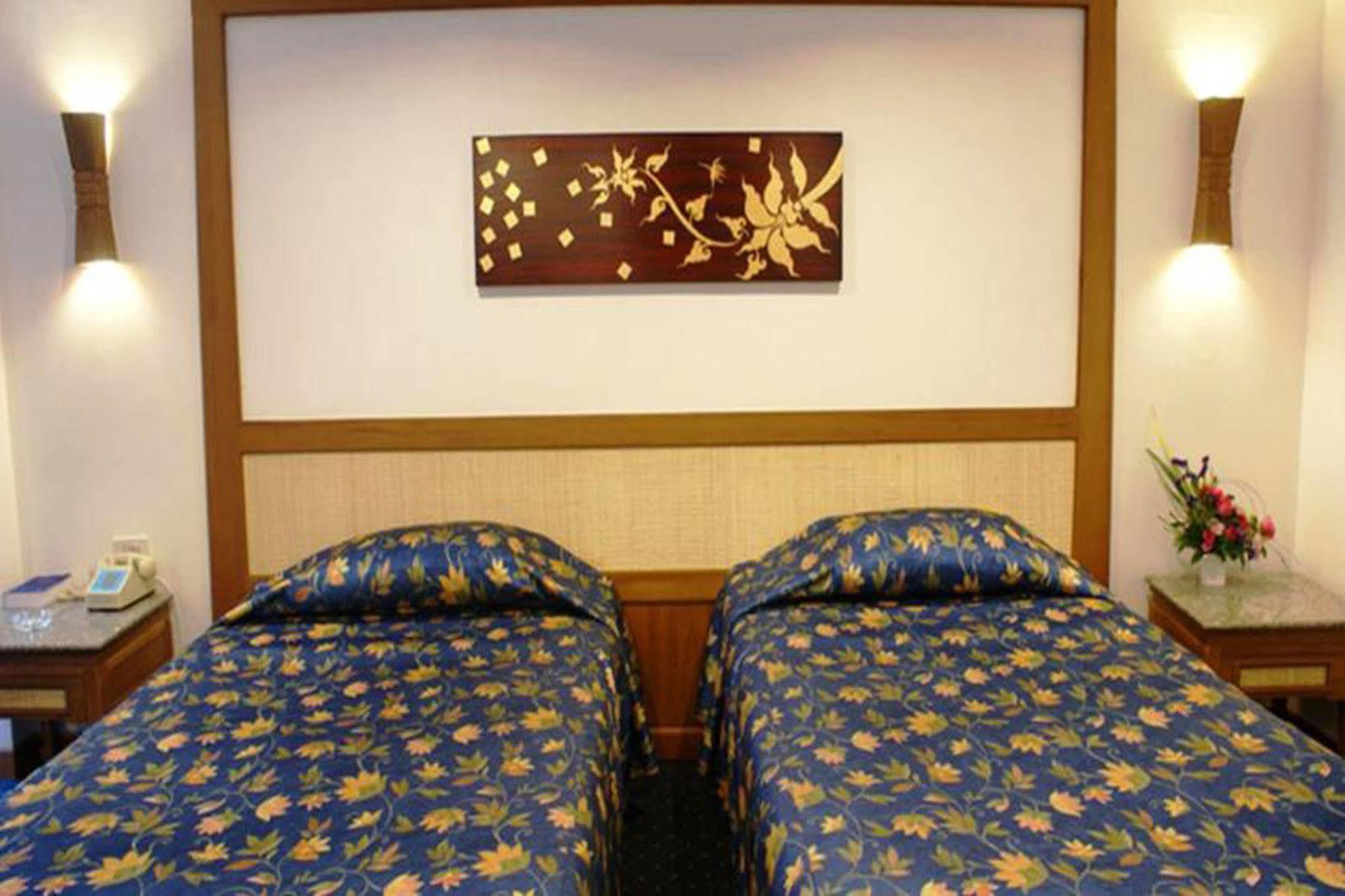 Royal Twins Palace Hotel Pattaya Luaran gambar