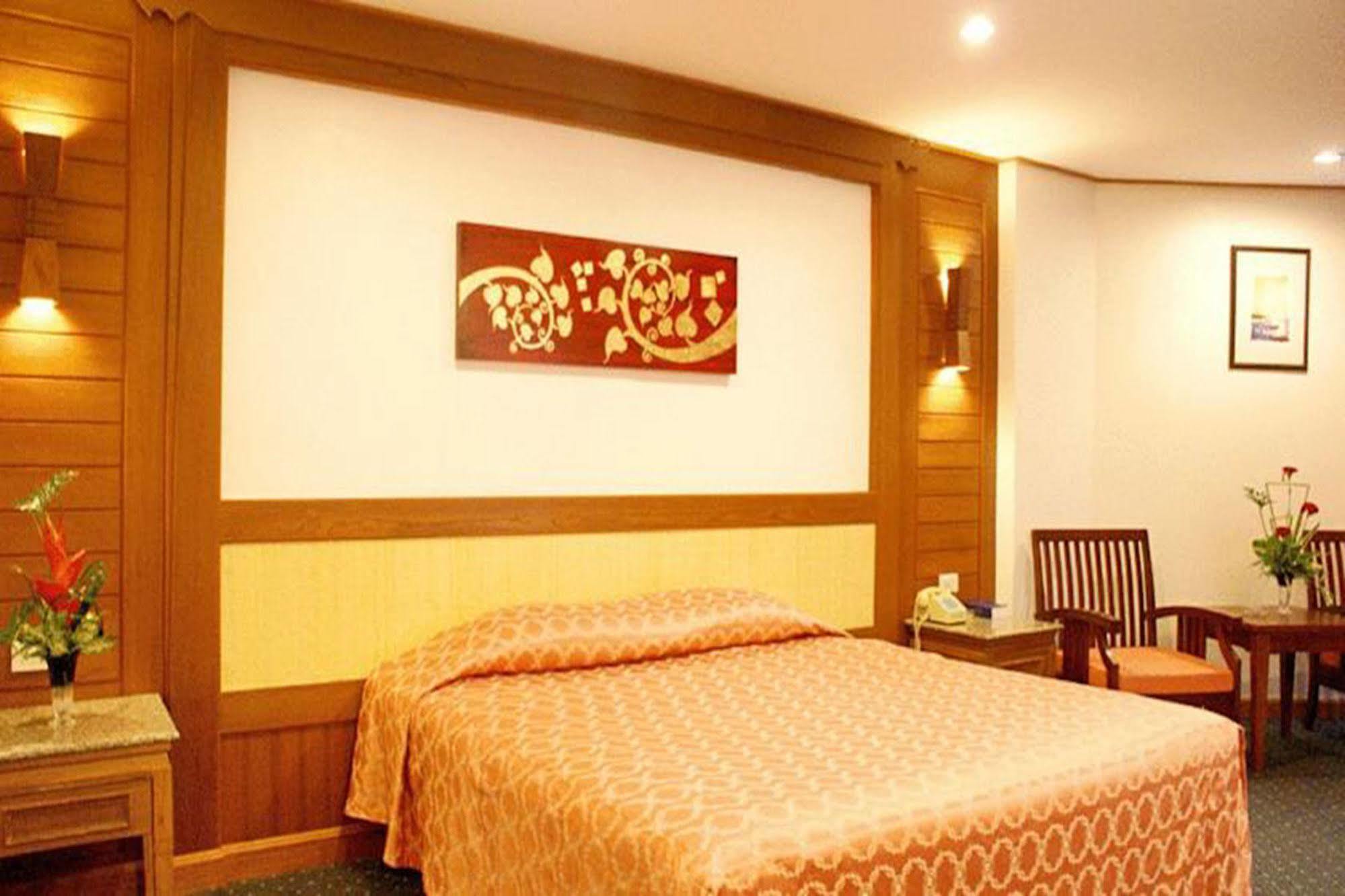 Royal Twins Palace Hotel Pattaya Luaran gambar