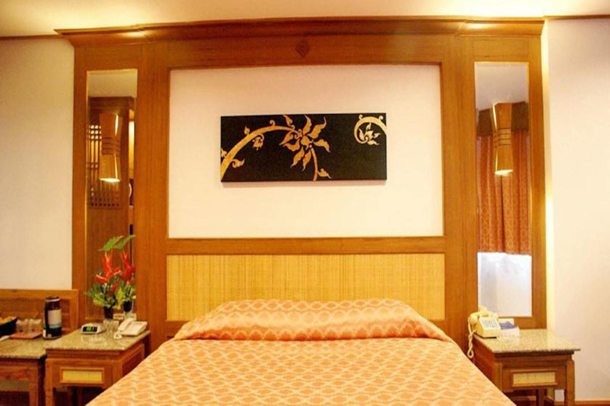 Royal Twins Palace Hotel Pattaya Luaran gambar