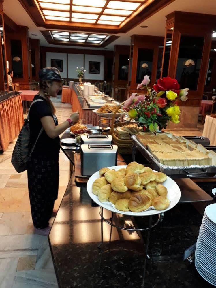 Royal Twins Palace Hotel Pattaya Luaran gambar